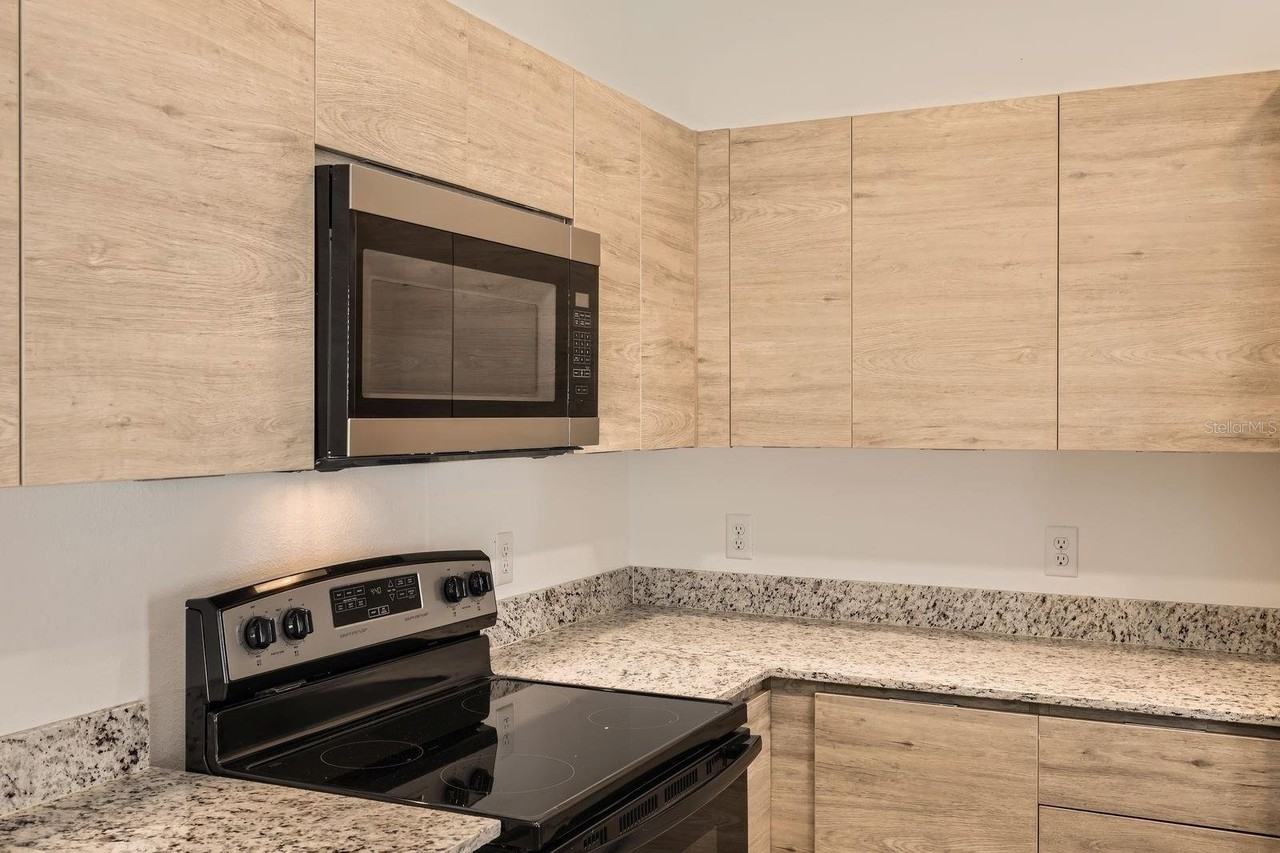1217 Southstation Pl - Photo 6 of 18