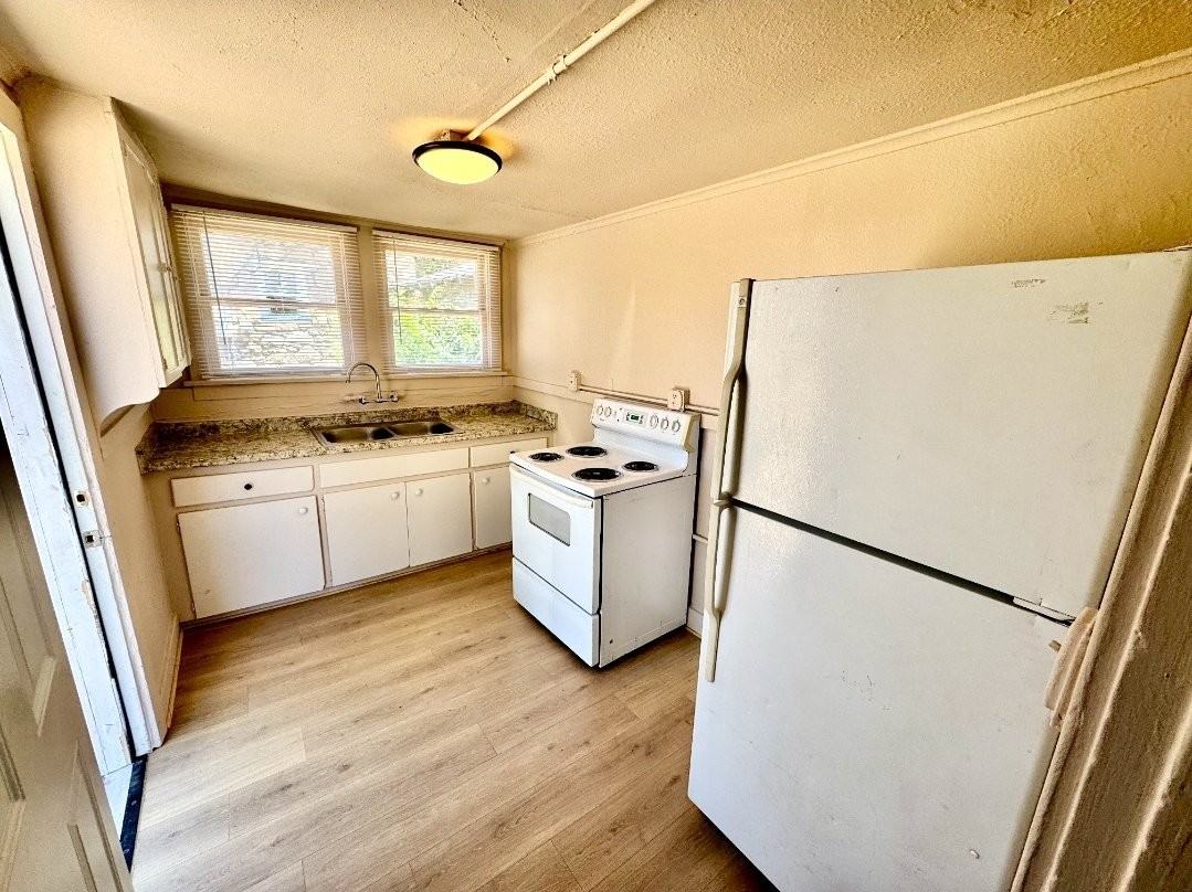 528 1/2 Park Ln - Photo 5 of 8