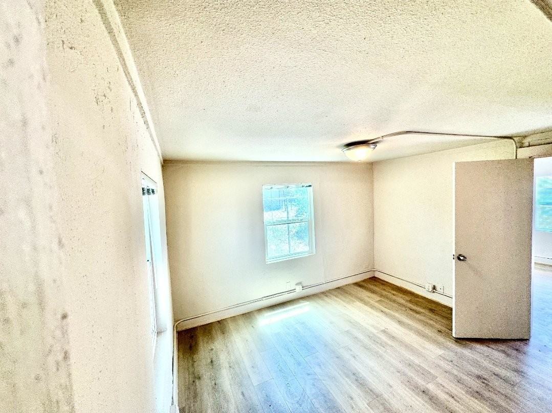 528 1/2 Park Ln - Photo 7 of 8