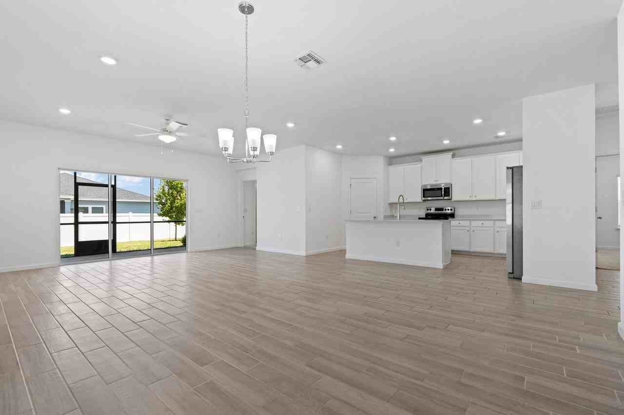 5637 Sw 93rd St - Photo 6 of 20