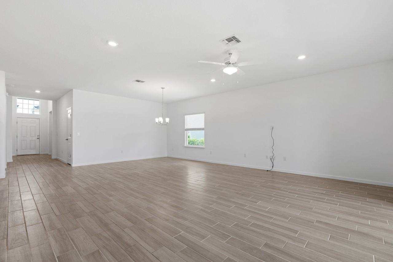 5637 Sw 93rd St - Photo 7 of 20