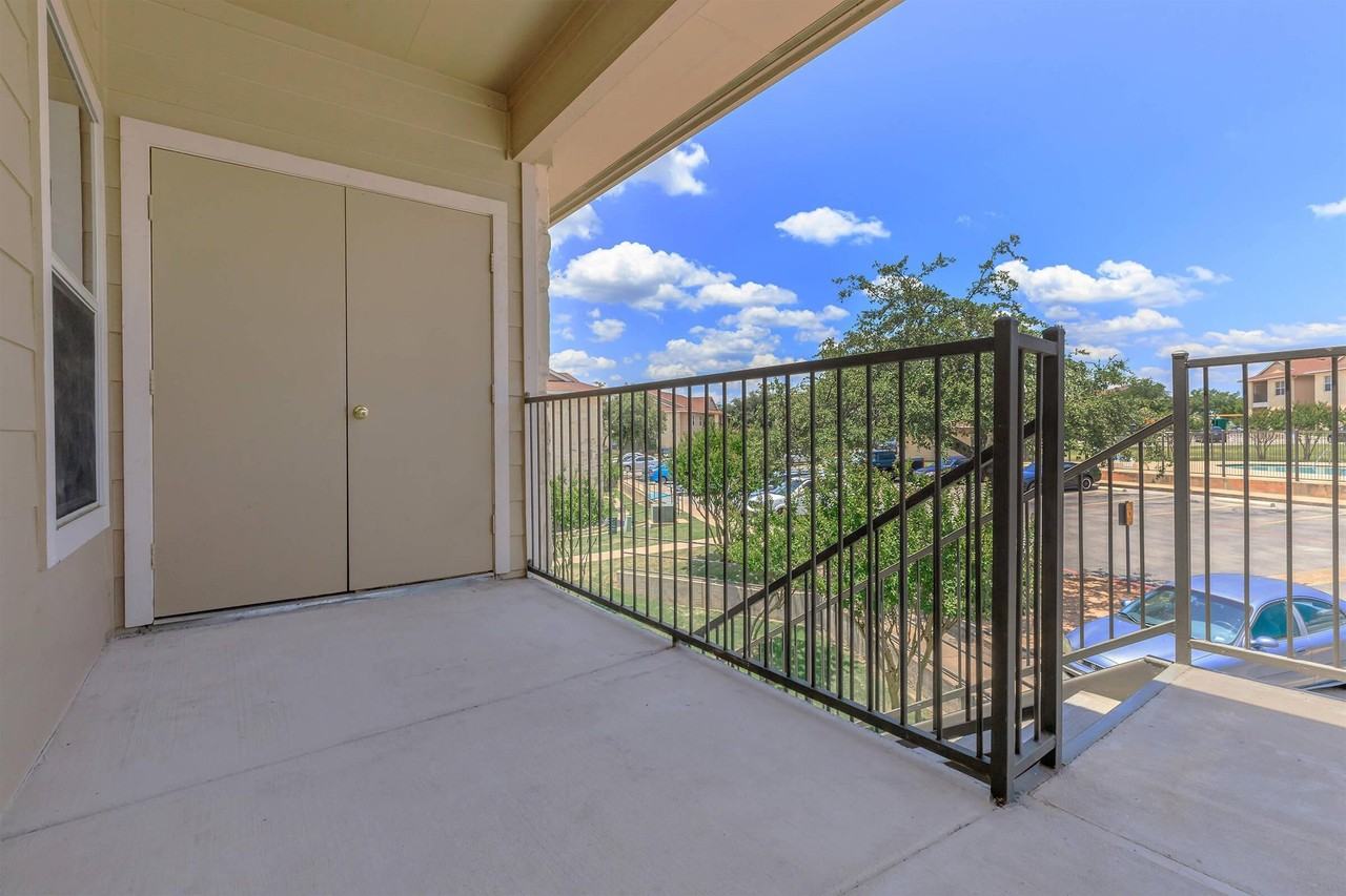 1700 Mustang Dr #208 - Photo 3 of 7