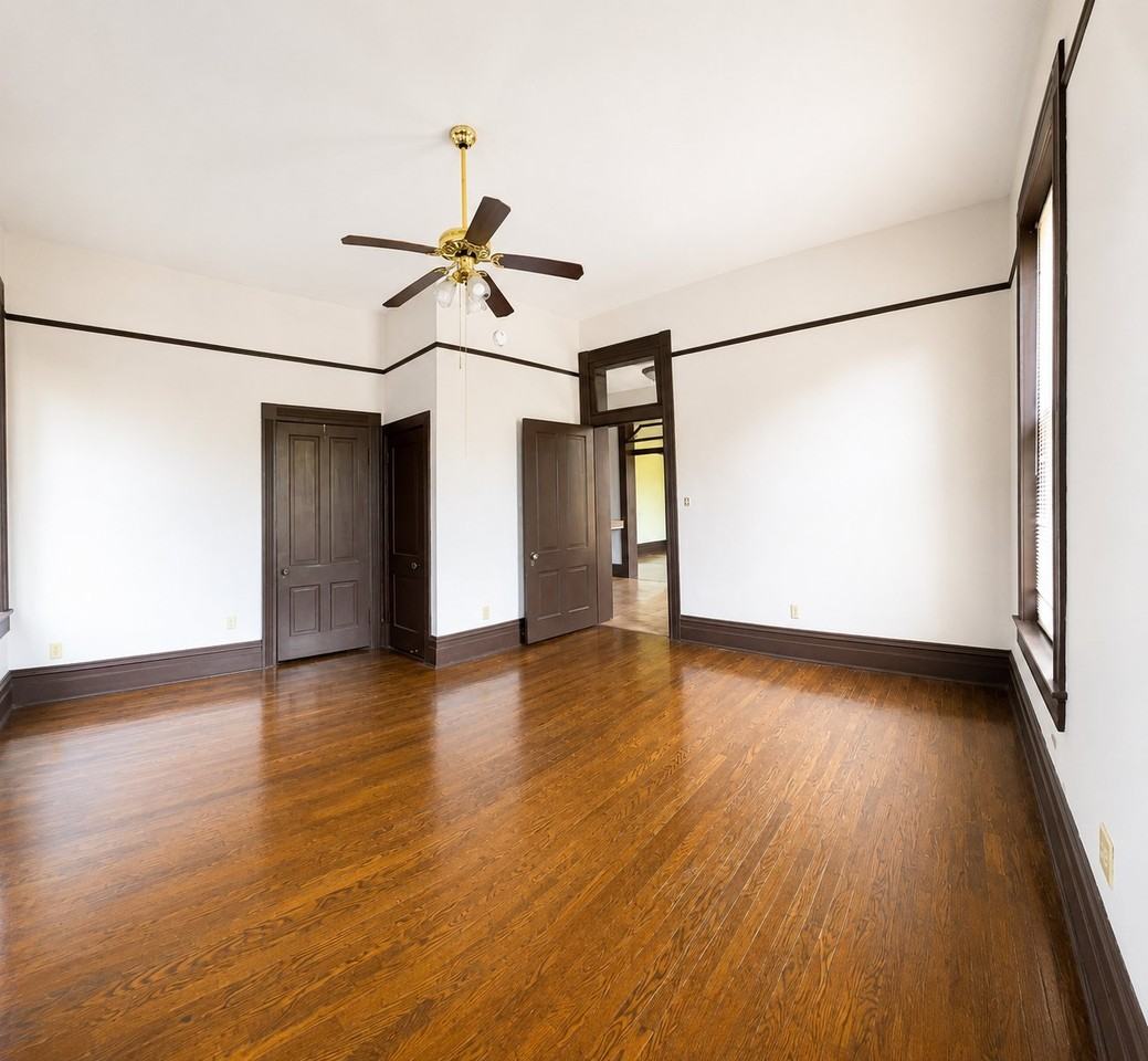 302 N 7th St - Photo 2 of 6