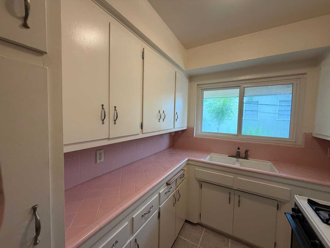 2010 N Verdugo Rd #5 - Photo 2 of 20