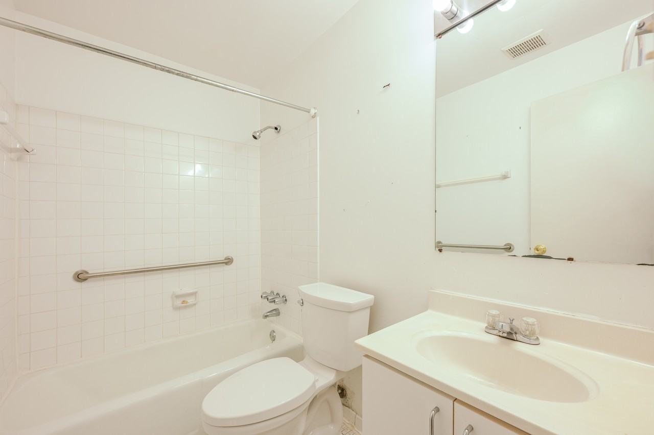 1817 Biltmore St Nw #A - Photo 6 of 13