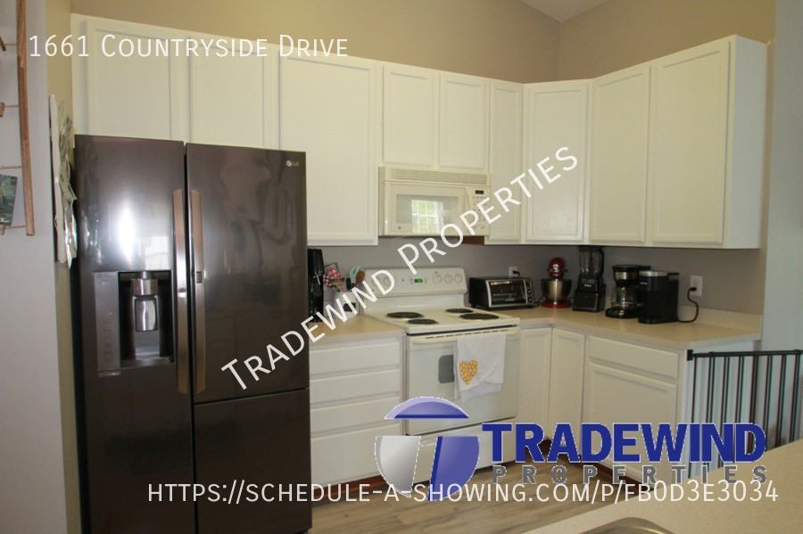 1661 Countryside Dr - Photo 2 of 17
