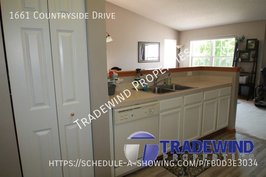 1661 Countryside Dr - Photo 3 of 17