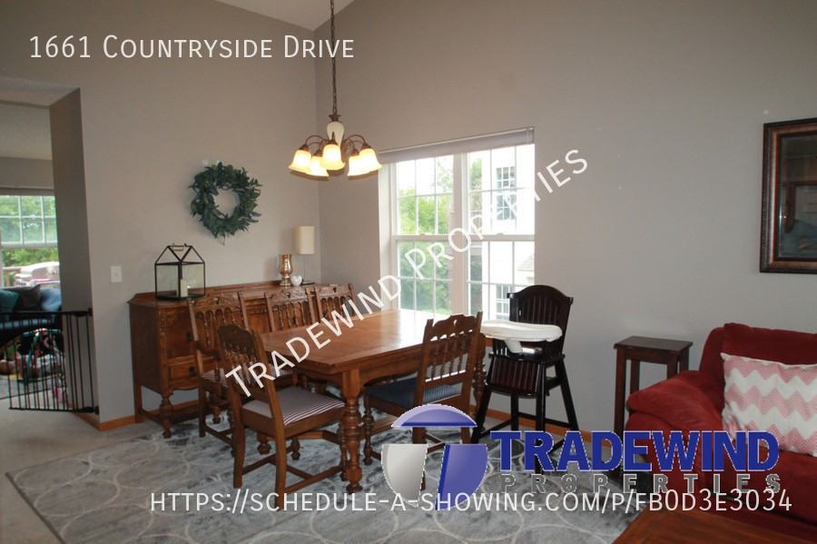 1661 Countryside Dr - Photo 4 of 17