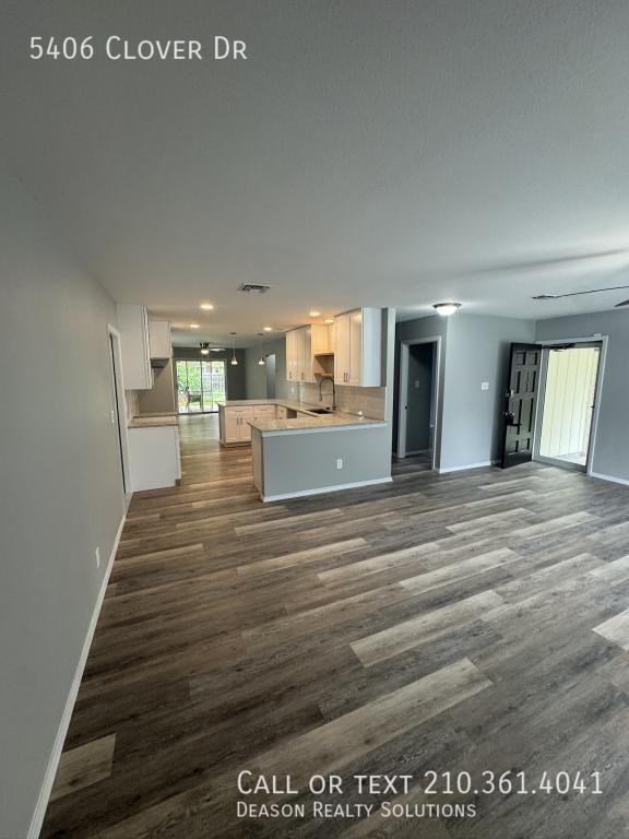 5406 Clover Dr - Photo 3 of 20