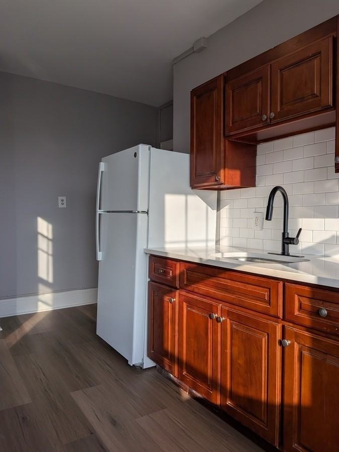 380 Bloomfield Ave #304 - Photo 2 of 12