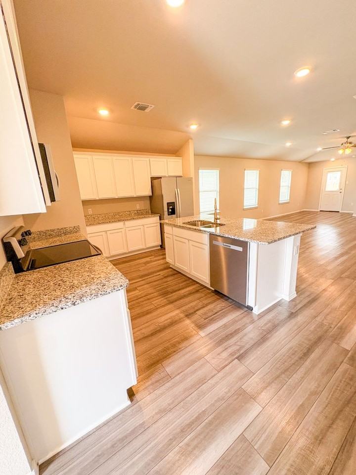 8612 Cantera Ridge Rd - Photo 6 of 23