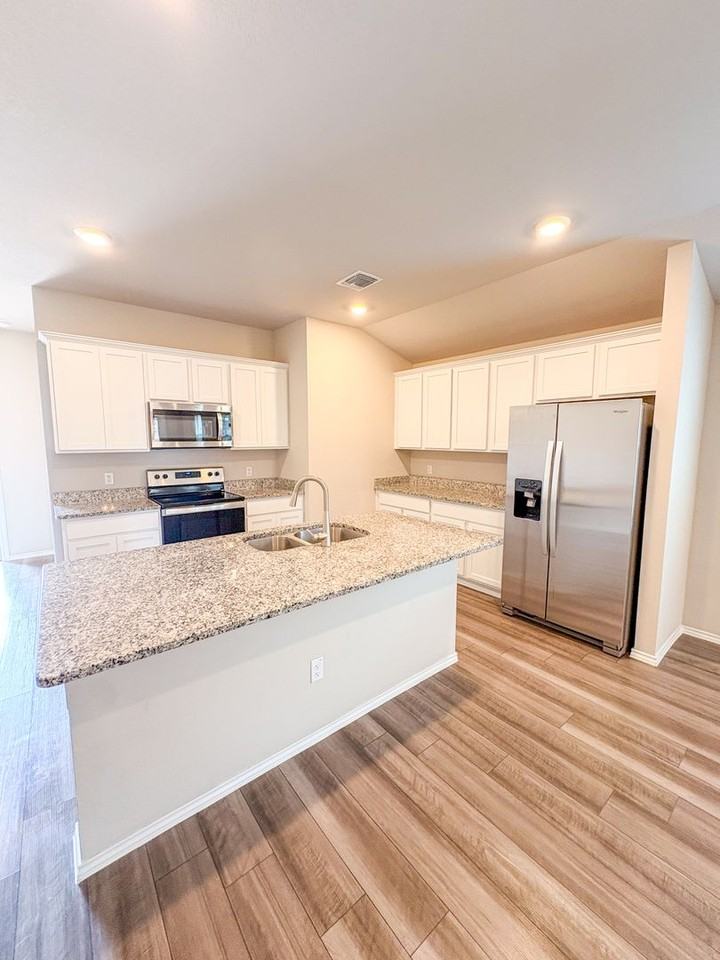 8612 Cantera Ridge Rd - Photo 7 of 23