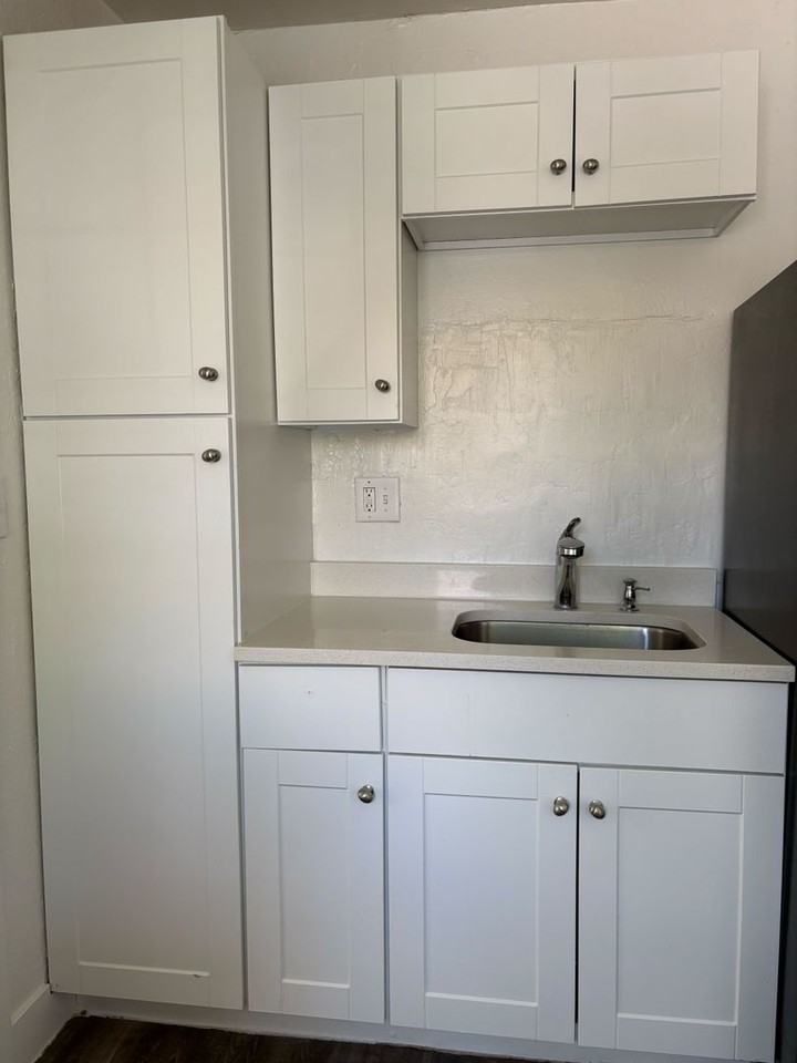 1409-1415 Clinton St - Photo 6 of 18