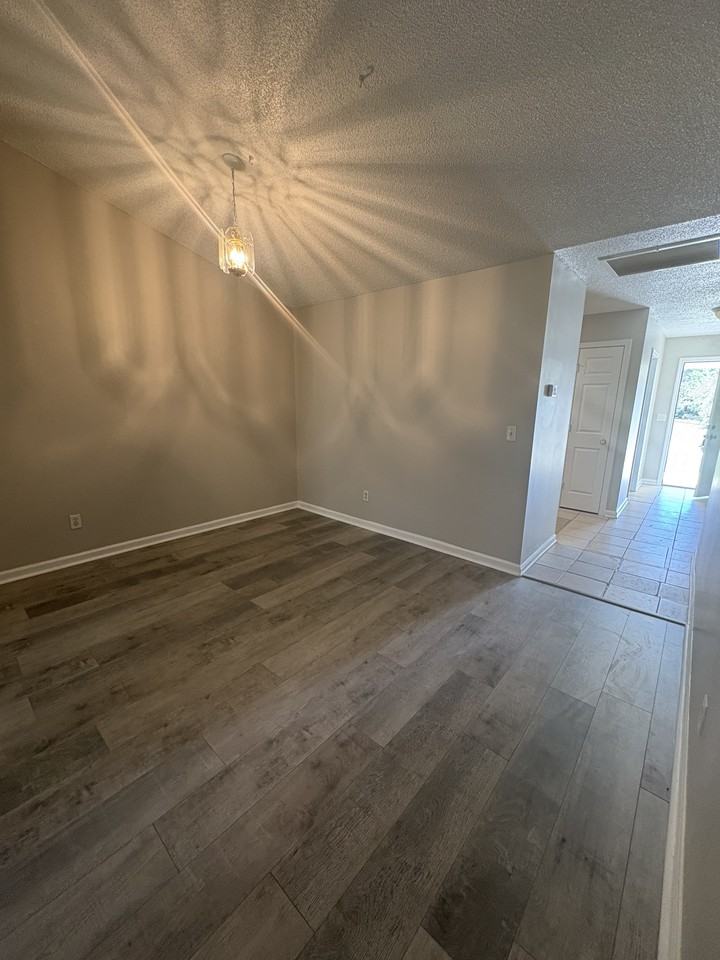 109 Drew Cir - Photo 5 of 20