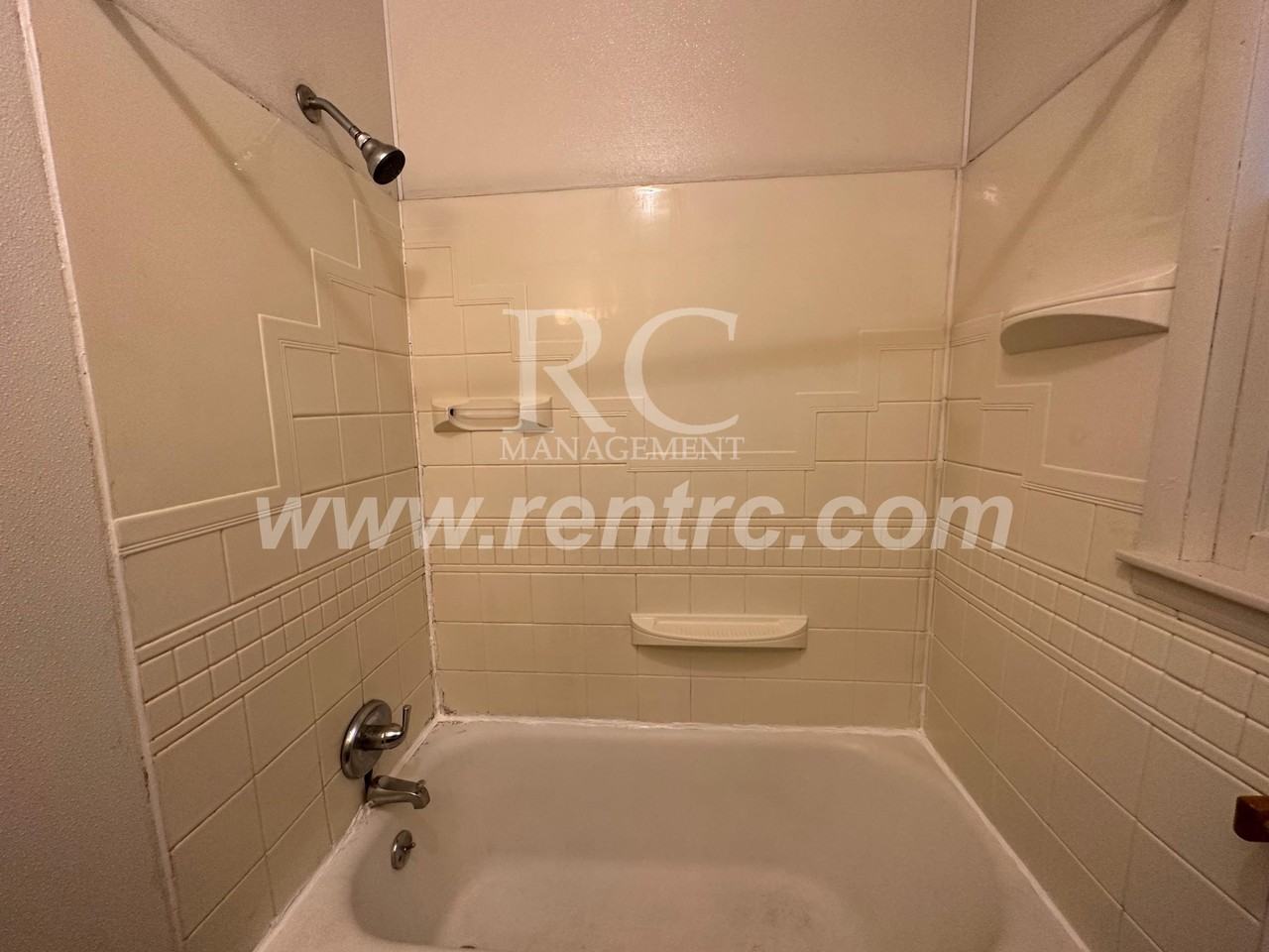 1117 N Gilbert St - Photo 6 of 18