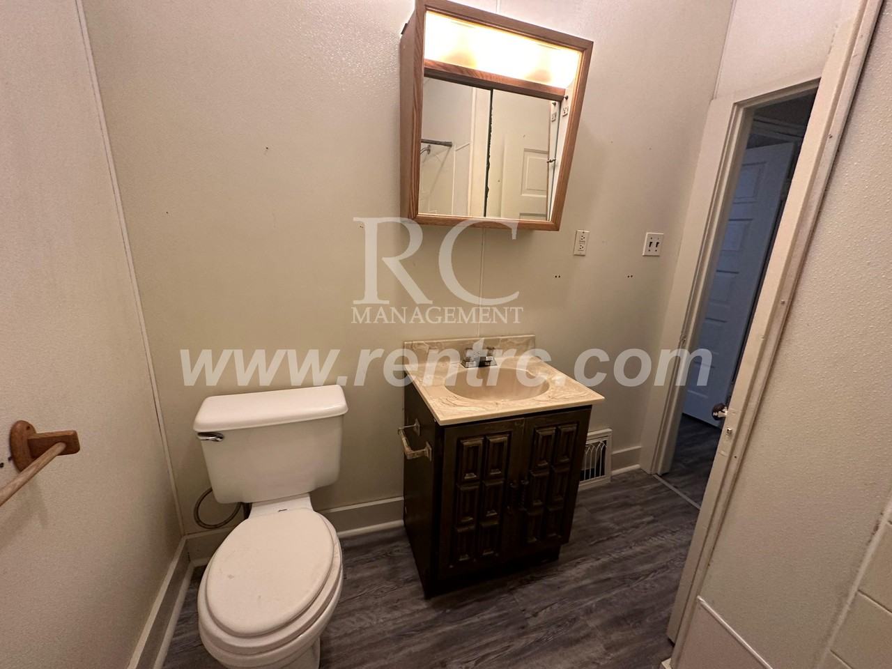 1117 N Gilbert St - Photo 7 of 18