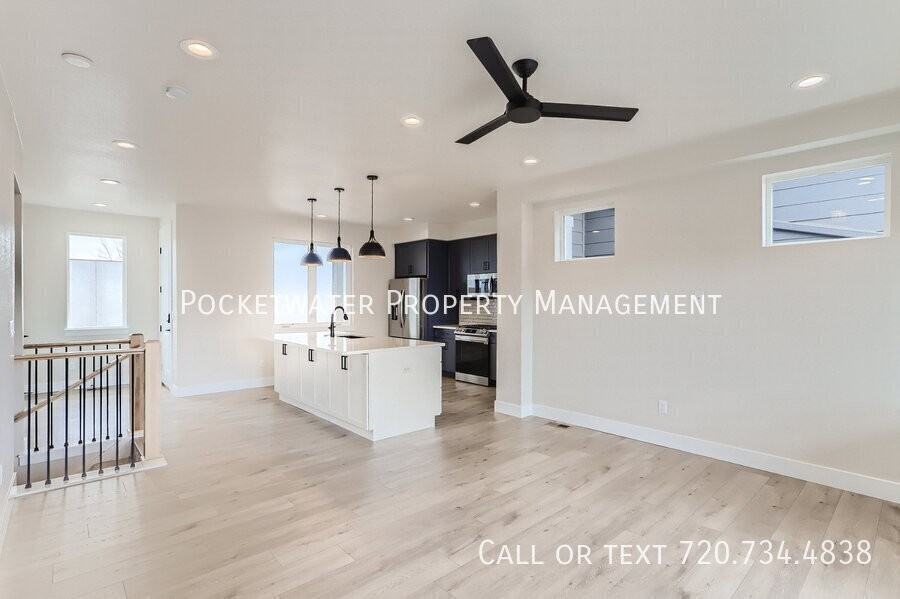 1333 Baker St - Photo 4 of 25