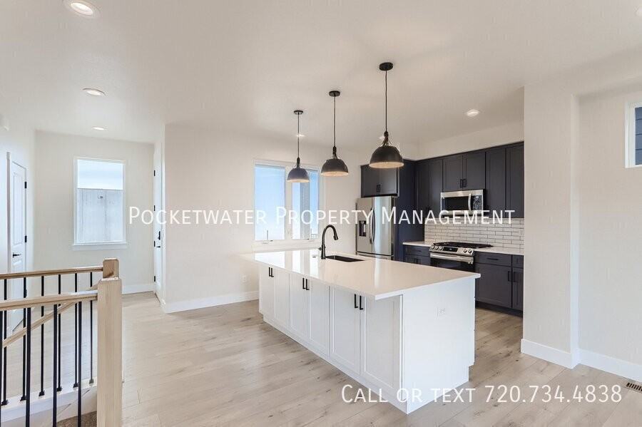 1333 Baker St - Photo 5 of 25