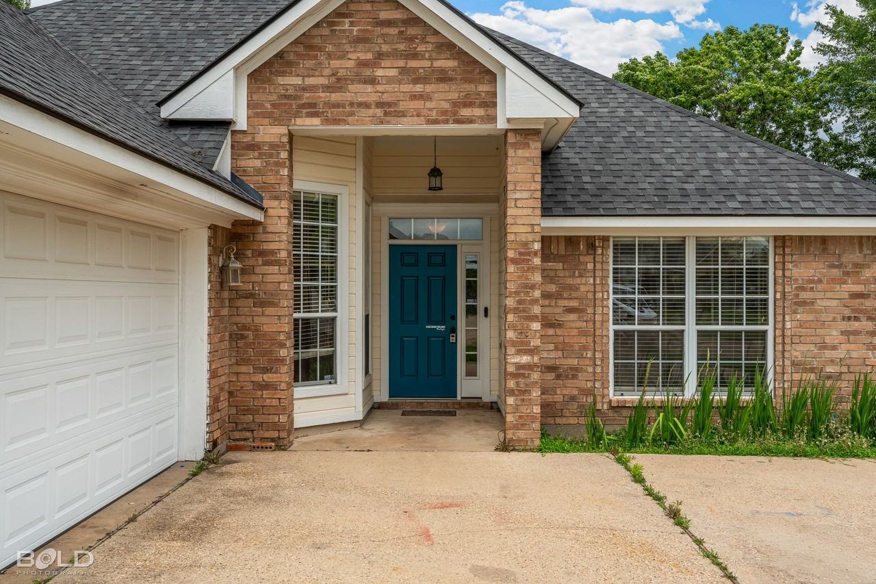 6021 Whitney Dr - Photo 3 of 32