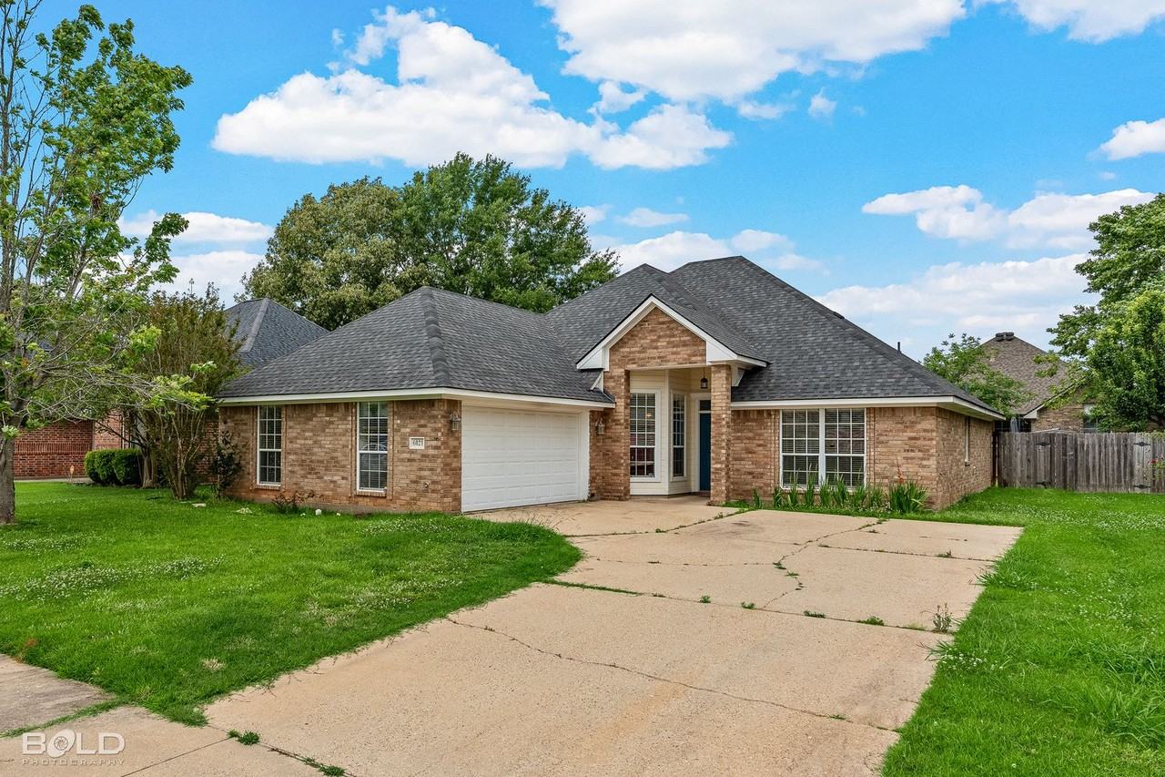 6021 Whitney Dr - Photo 4 of 32