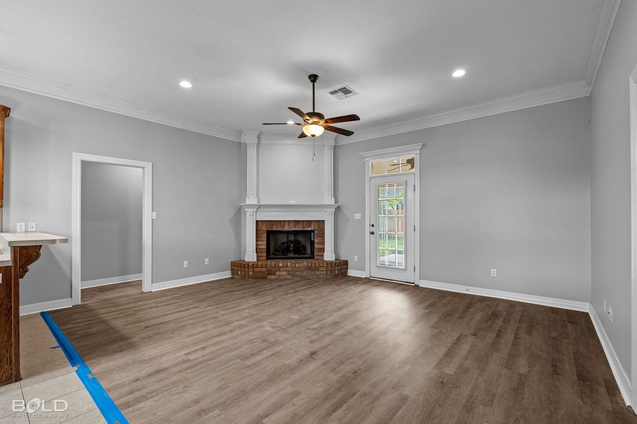 6021 Whitney Dr - Photo 5 of 32