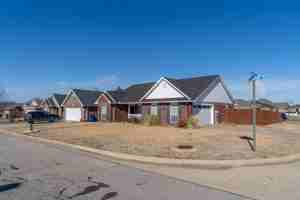 featured image of 7827 Huntington Way
