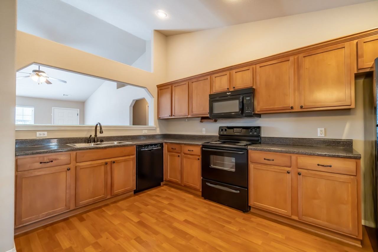 7827 Huntington Way - Photo 6 of 20