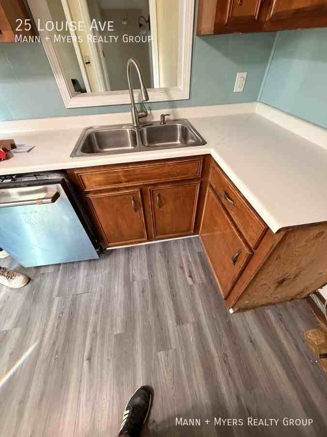 25 Louise Ave - Photo 6 of 14