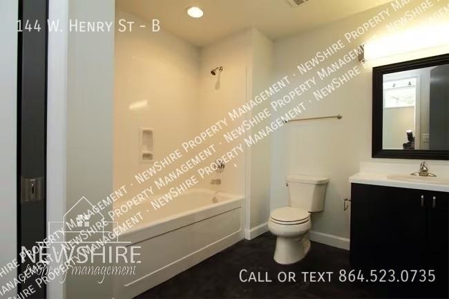 144 W Henry St #B - Photo 4 of 9