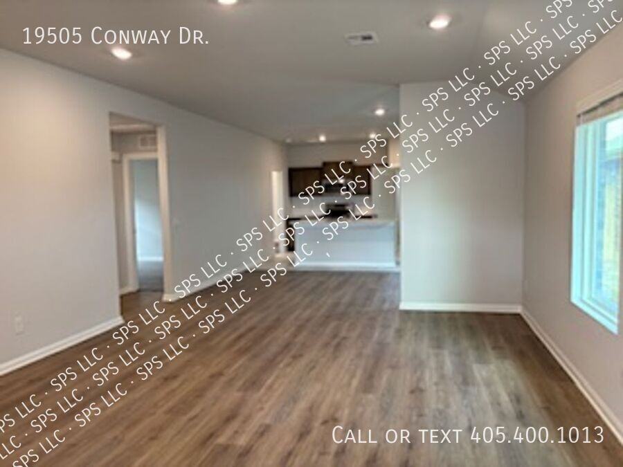 19505 Conway Dr - Photo 3 of 5