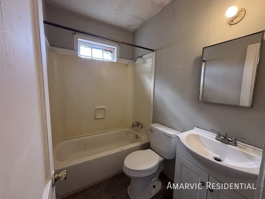 407 Dexter St - Photo 5 of 11