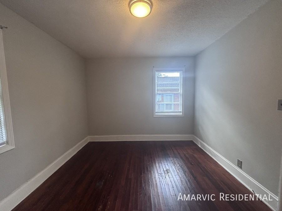407 Dexter St - Photo 6 of 11