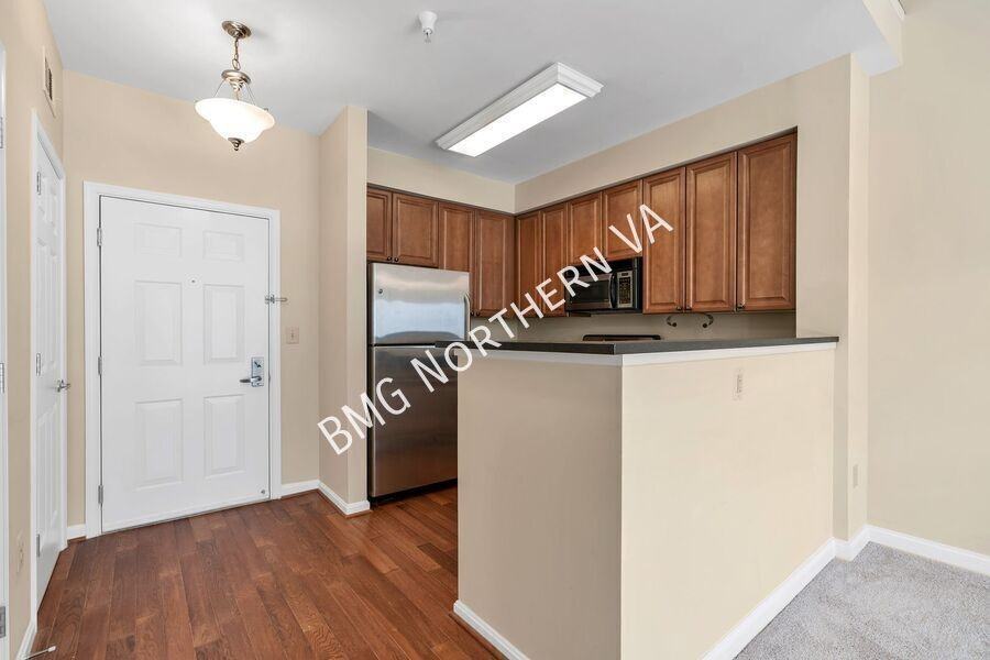 801 S Greenbrier St #422 - Photo 4 of 28