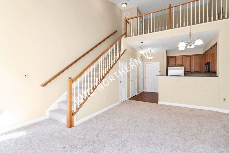 801 S Greenbrier St #422 - Photo 7 of 28
