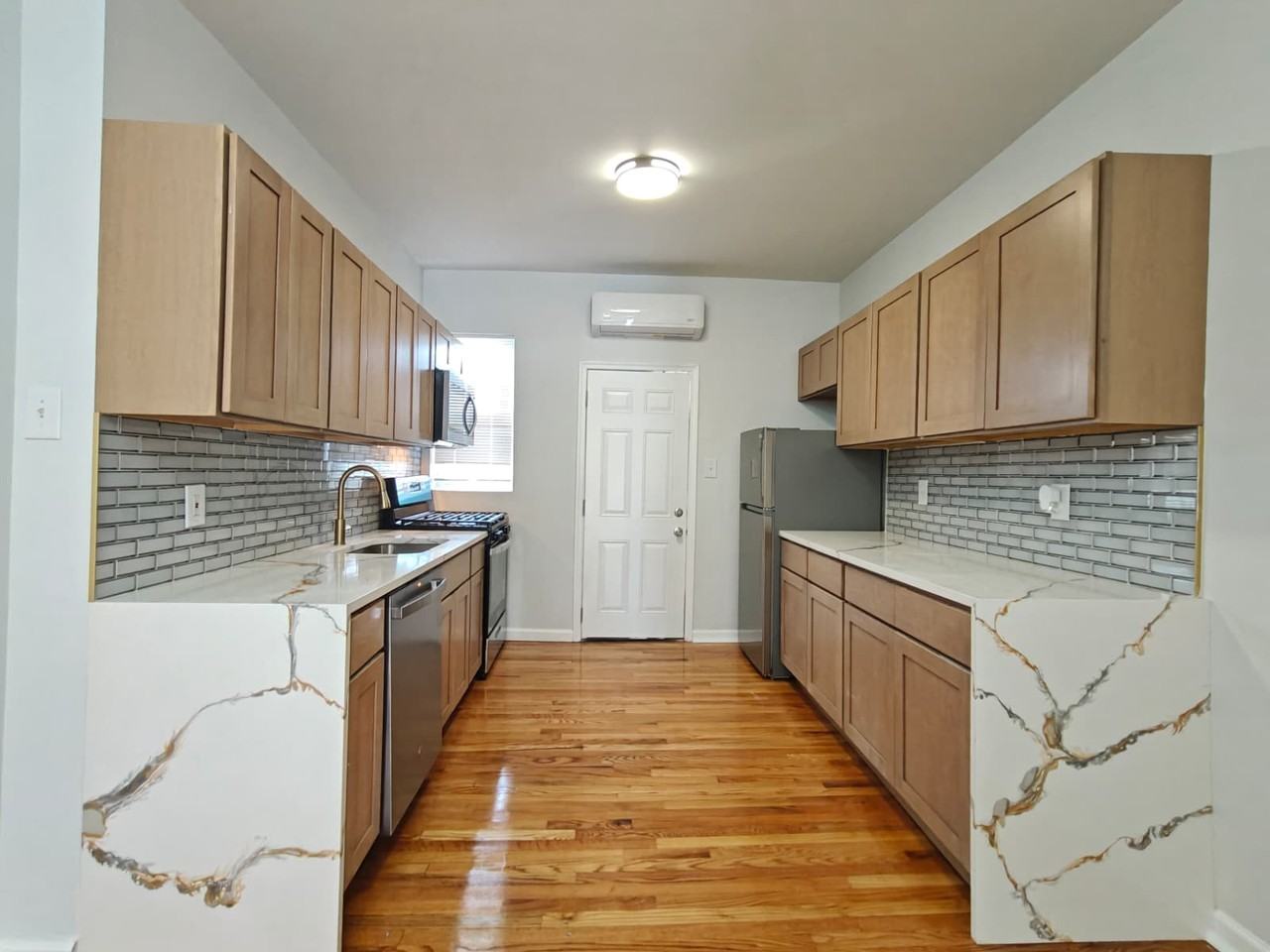 344 N Redfield St - Photo 3 of 14