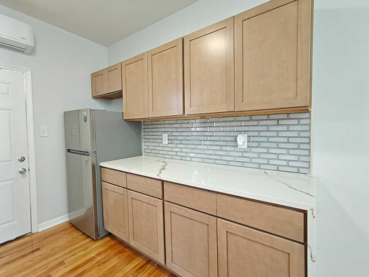 344 N Redfield St - Photo 5 of 14