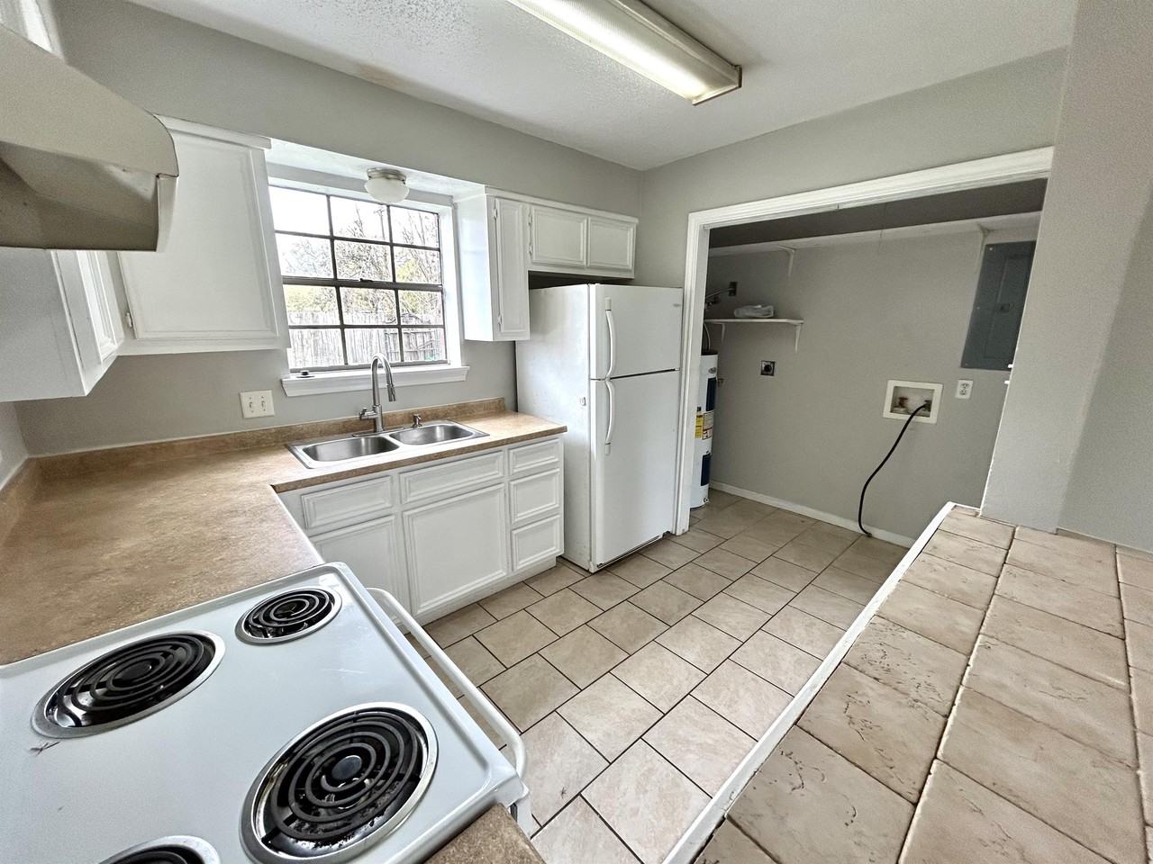1924 Tusa Dr #B - Photo 3 of 9