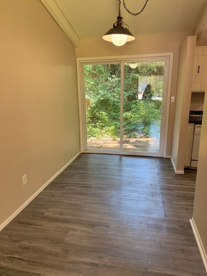 905 Forest Dale Ln #B - Photo 4 of 11