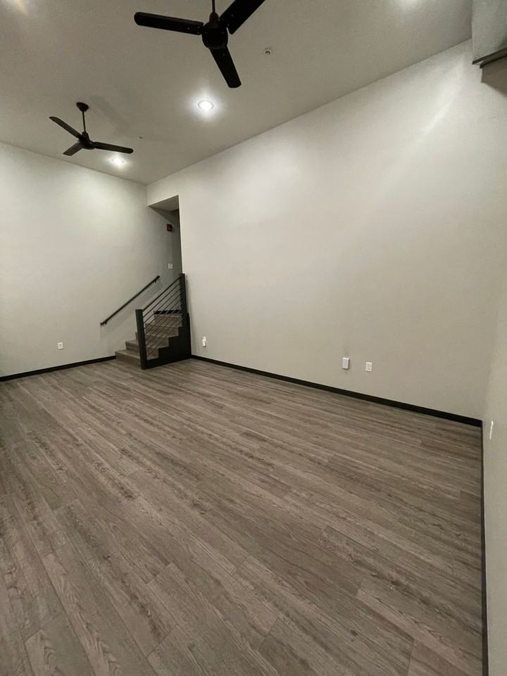 403 W Norfolk Ave #205 - Photo 5 of 24