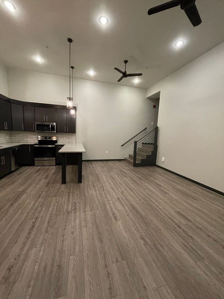 403 W Norfolk Ave #205 - Photo 6 of 24