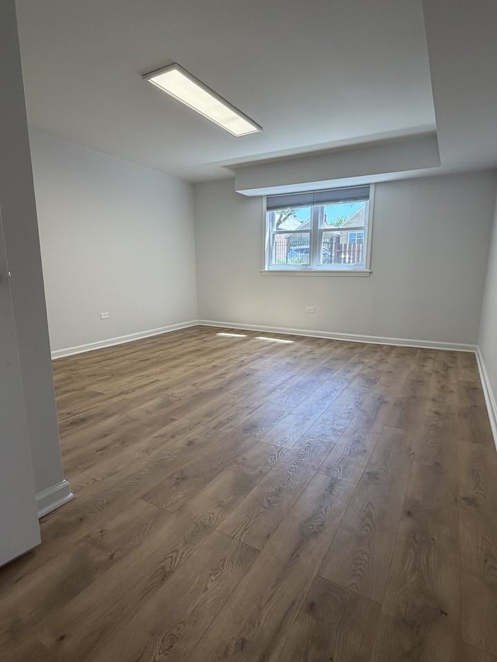 3324 S May St #NA - Photo 2 of 10