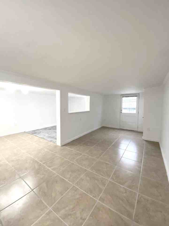 314 Glyndon Ave #1 - Photo 3 of 12