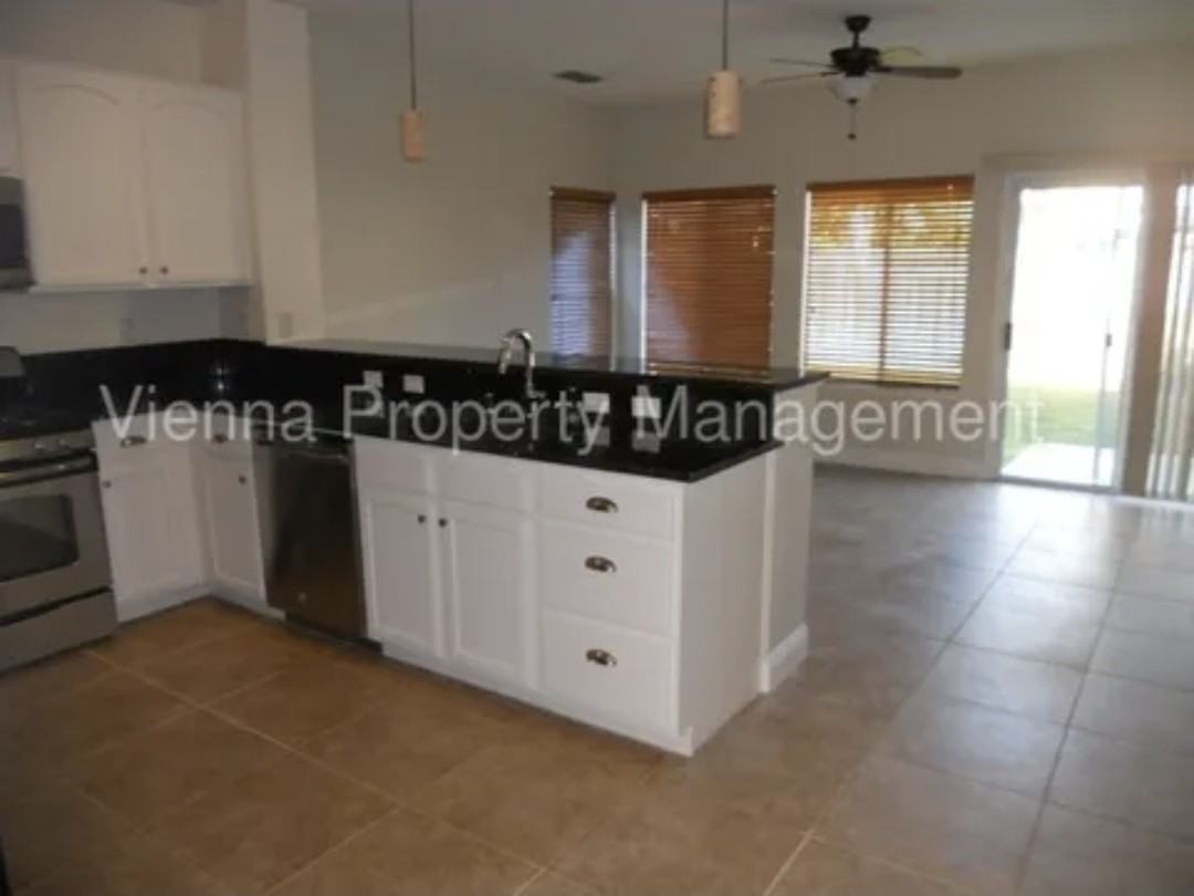 18 Striped Moss Ct #NA - Photo 3 of 10