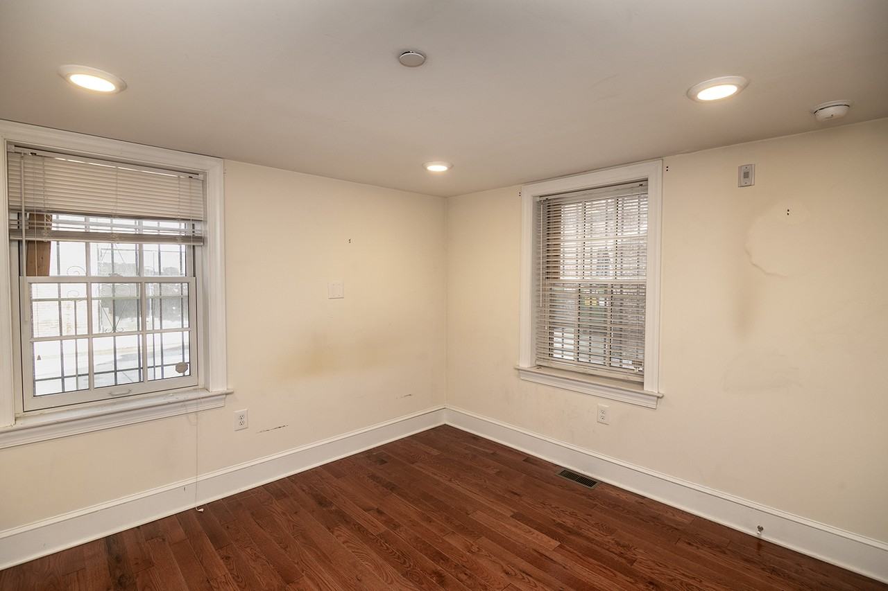 2027 Walnut St #LL - Photo 2 of 8