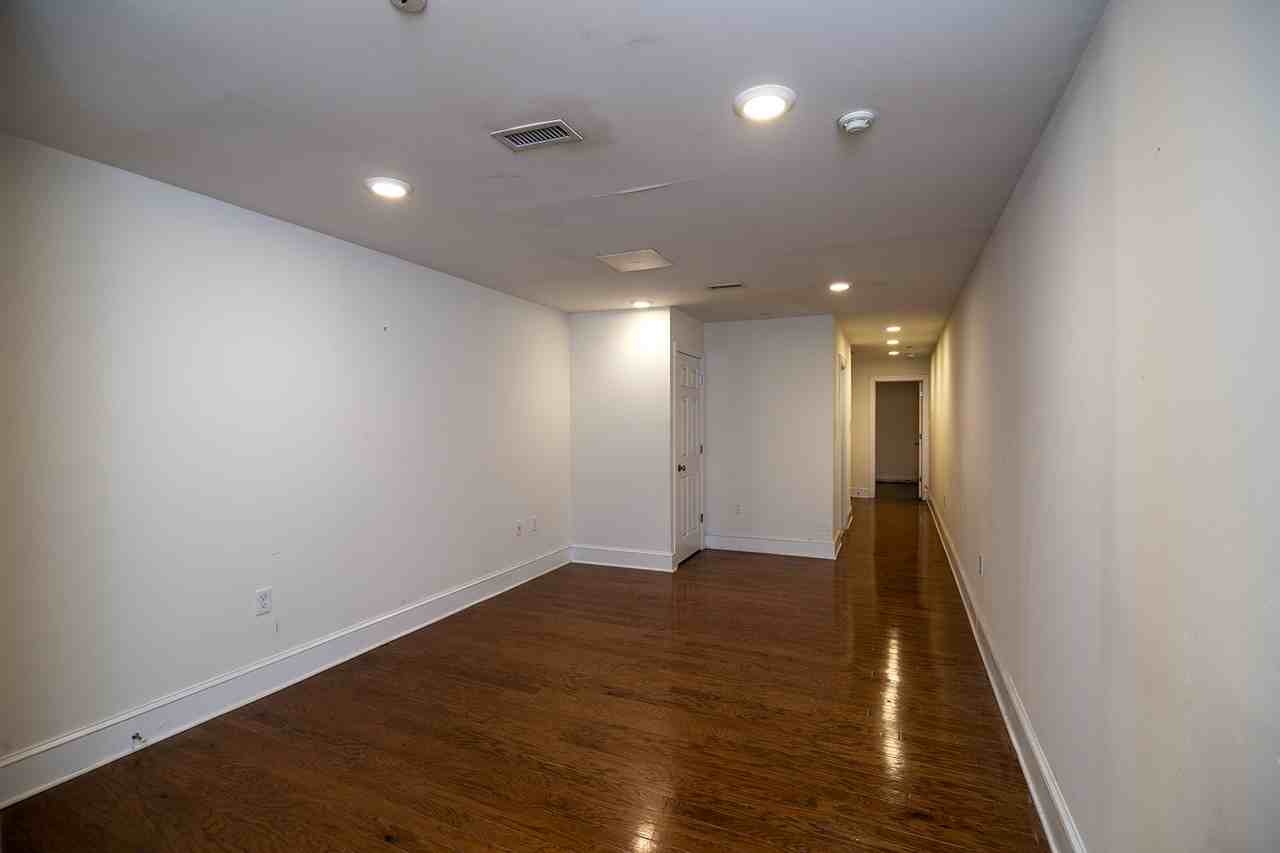 2027 Walnut St #LL - Photo 6 of 8