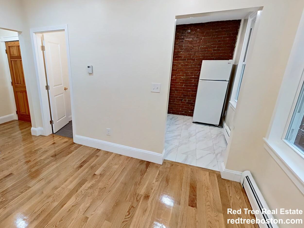 47 Cameron St #1R - Photo 5 of 9