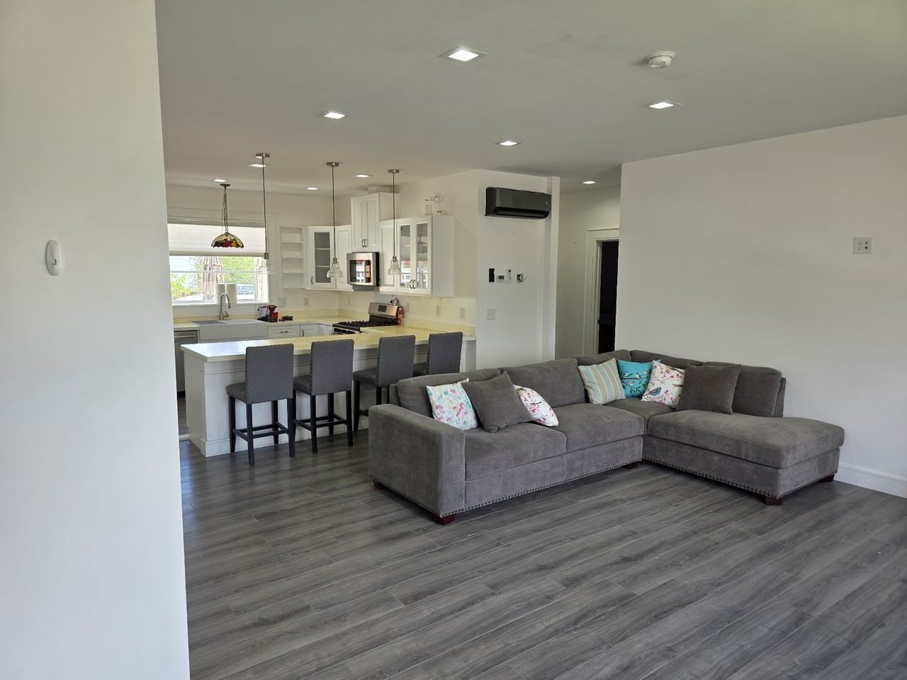 2690 W Graf St #MOMS - Photo 6 of 17
