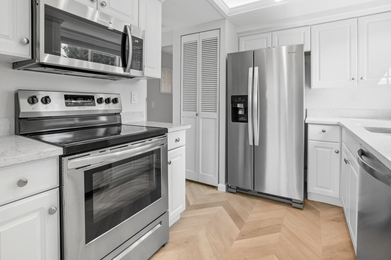 8632 164th Ave Ne #103 - Photo 4 of 15
