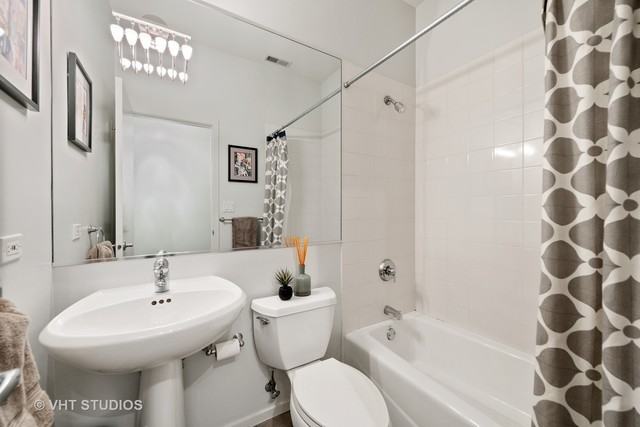 800 W Diversey Pkwy #3A - Photo 2 of 9