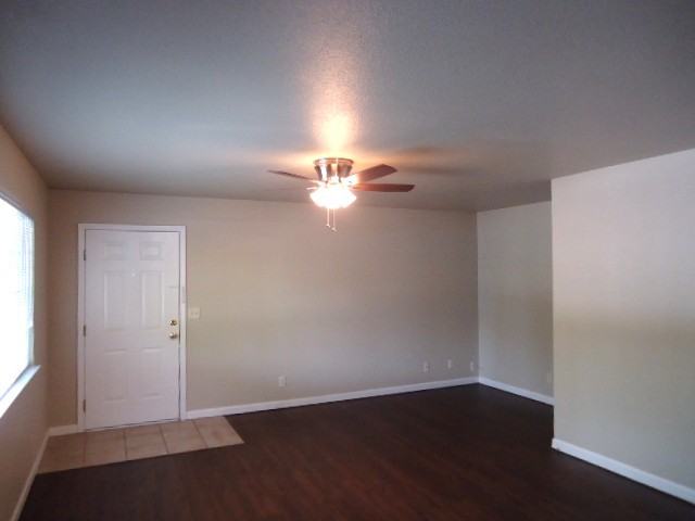 925 Oak Lawn Ave #2 - Photo 3 of 11